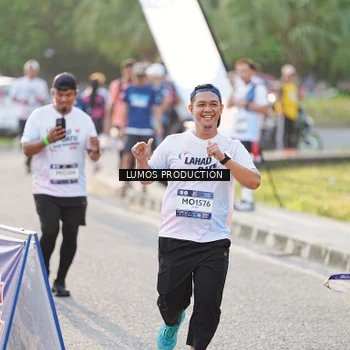 Runner Photo 7942042