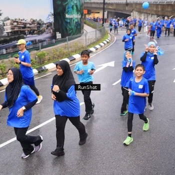 Runner Photo 7942044