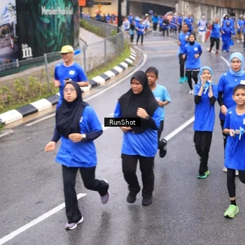 Runner Photo 7942047