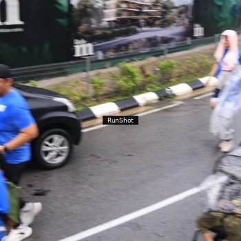 Runner Photo 7942095