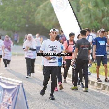 Runner Photo 7942100