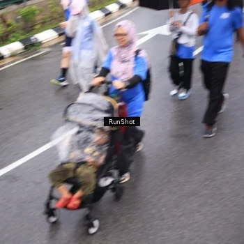 Runner Photo 7942135