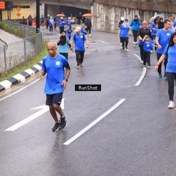 Runner Photo 7942139