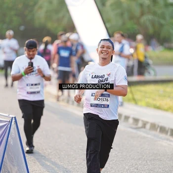 Runner Photo 7942140