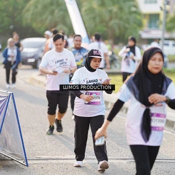 Runner Photo 7942148