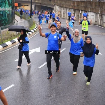 Runner Photo 7942152