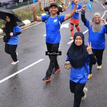 Runner Photo 7942182