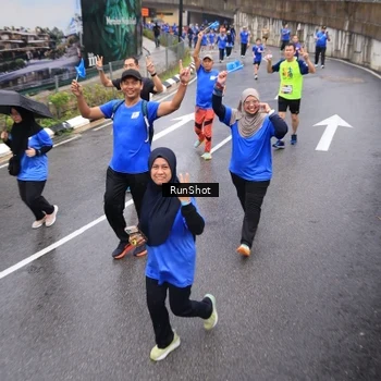 Runner Photo 7942193