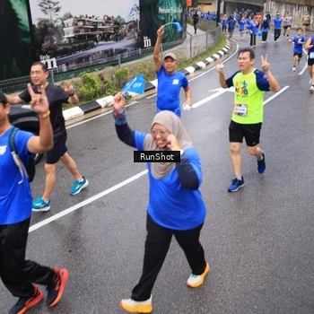 Runner Photo 7942236