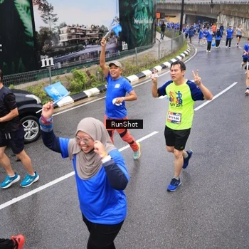 Runner Photo 7942238