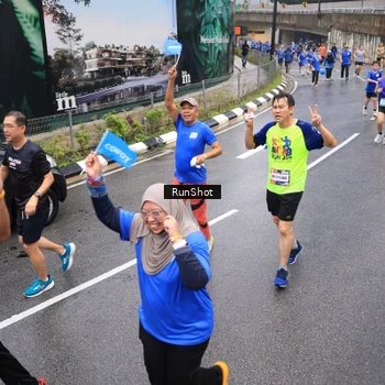 Runner Photo 7942242