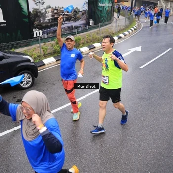 Runner Photo 7942256