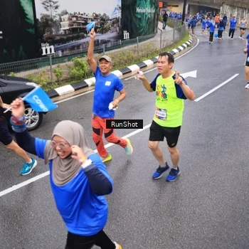 Runner Photo 7942276