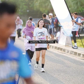 Runner Photo 7942338