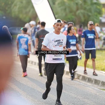 Runner Photo 7942358