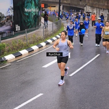 Runner Photo 7942360