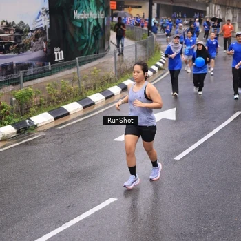 Runner Photo 7942372