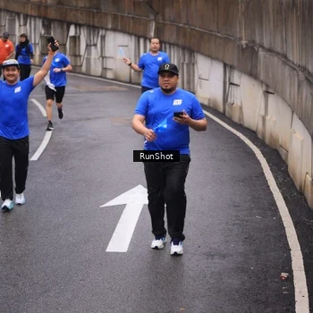 Runner Photo 7942383