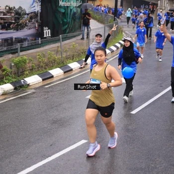Runner Photo 7942387