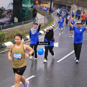 Runner Photo 7942392
