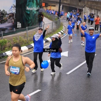 Runner Photo 7942394