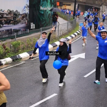 Runner Photo 7942396