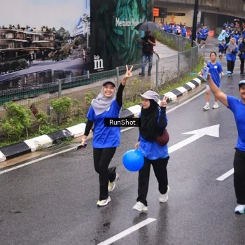 Runner Photo 7942397