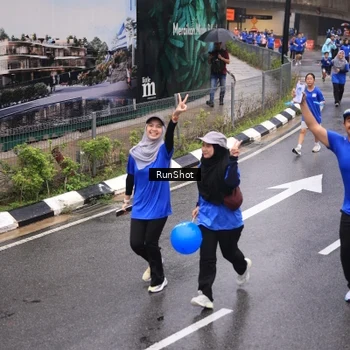 Runner Photo 7942398