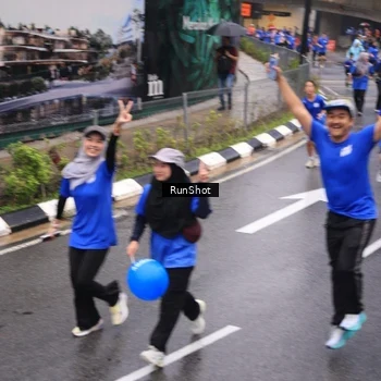 Runner Photo 7942402