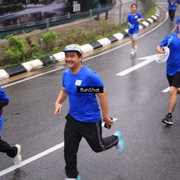 Runner Photo 7942415