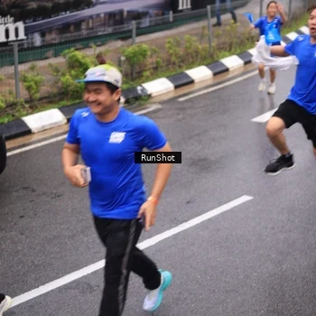 Runner Photo 7942418