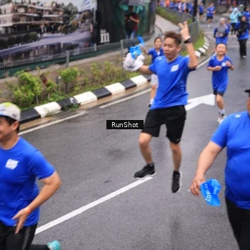 Runner Photo 7942420
