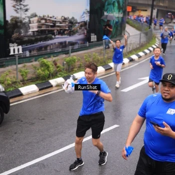 Runner Photo 7942424