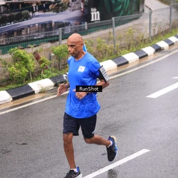 Runner Photo 7942425