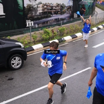 Runner Photo 7942428