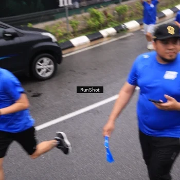 Runner Photo 7942432