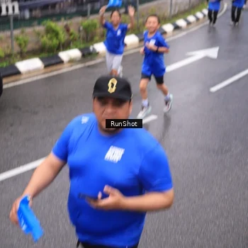 Runner Photo 7942438