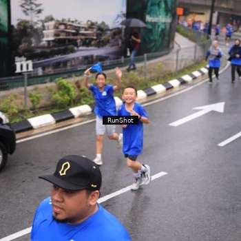 Runner Photo 7942440
