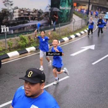 Runner Photo 7942442
