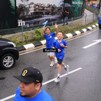 Runner Photo 7942443