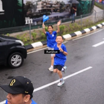 Runner Photo 7942445