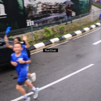 Runner Photo 7942451