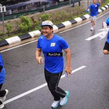 Runner Photo 7942455