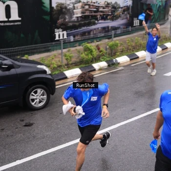 Runner Photo 7942461