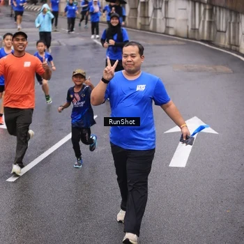 Runner Photo 7942463