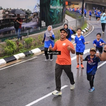 Runner Photo 7942475