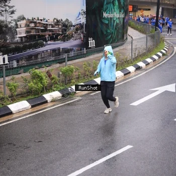 Runner Photo 7942523