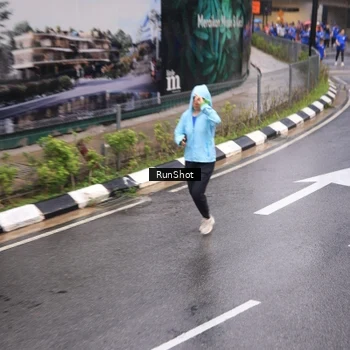 Runner Photo 7942524