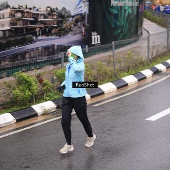 Runner Photo 7942526