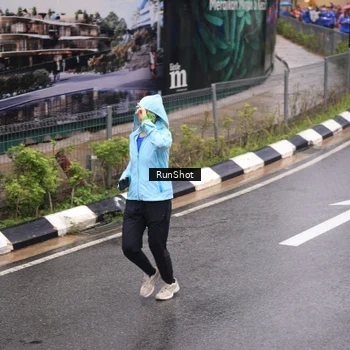 Runner Photo 7942527